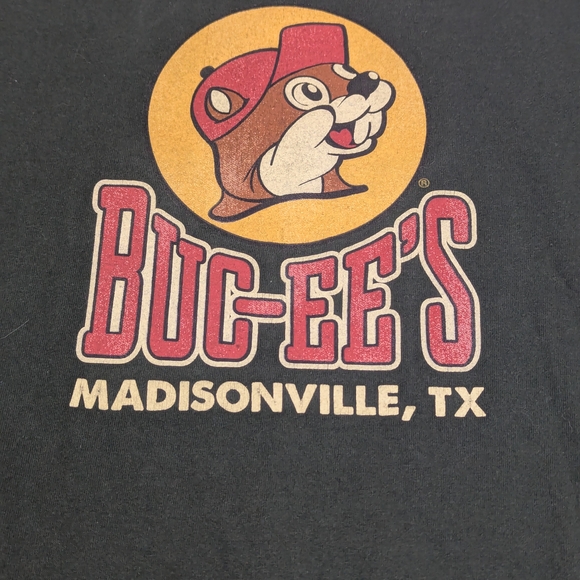 BUC-EE'S Tops - Buc-ee's Bucees Truck Stop Beaver Tee Shirt Madisonville, TX Medium